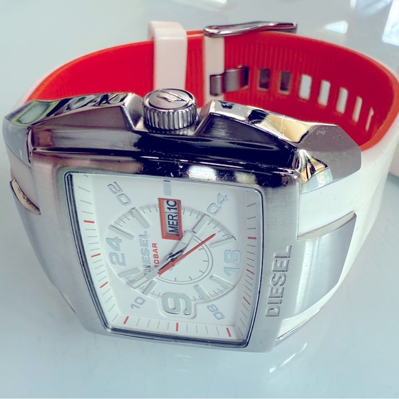 Diesel DZ4286 Men’s 45mm Watch White Dial Silicone Band Date Box new battery - Picture 1 of 12